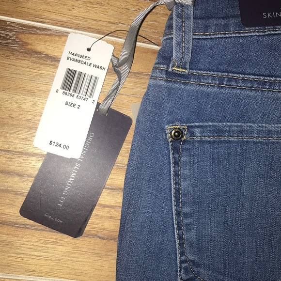 NYDJ Women’s Skinny Jeans Evansdale Wash Size 2 - Picture 5 of 8